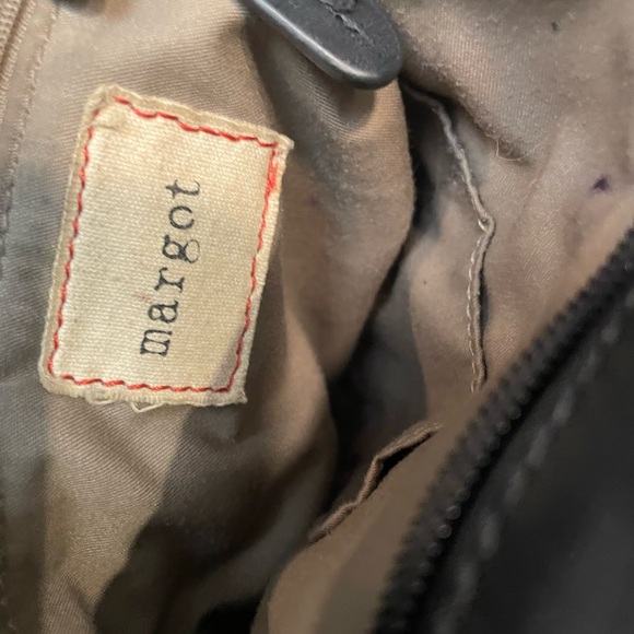 Margot soft leather cross body bag - Picture 5 of 7